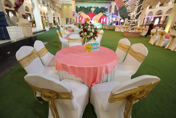 Milantra Green Banquet