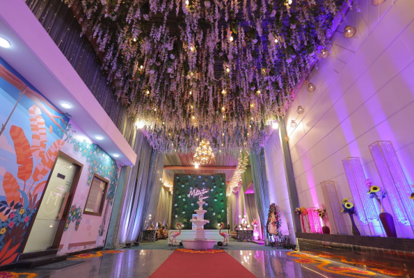 Milantra Green Banquet