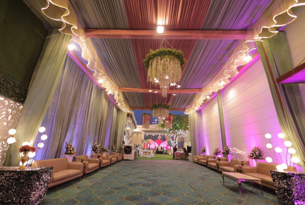 Milantra Green Banquet
