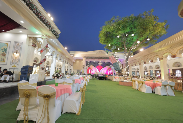 Milantra Green Banquet