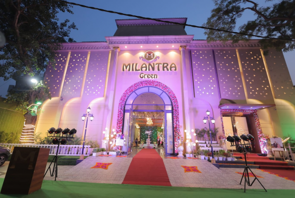 Milantra Green Banquet
