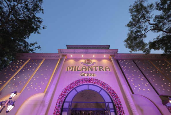 Milantra Green Banquet