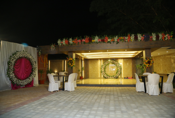 Dinning Area at The Venue By Seasons Suites