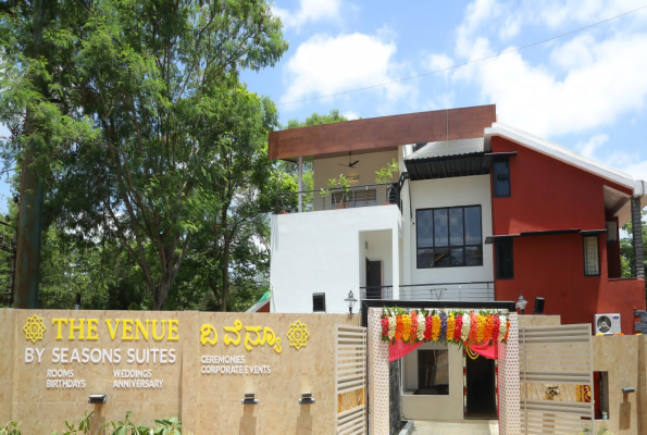 Dinning Area at The Venue By Seasons Suites