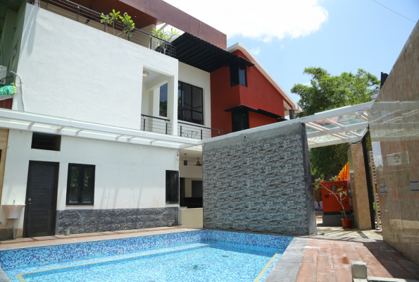 Plunge Pool at The Venue By Seasons Suites