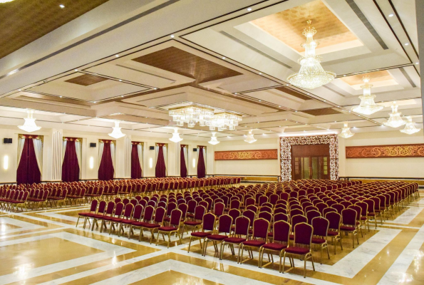 Liliy Ball Room at Rg Royal Hotel