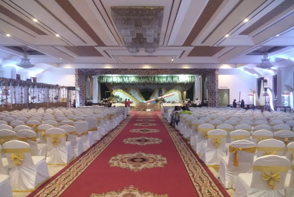 Liliy Ball Room at Rg Royal Hotel