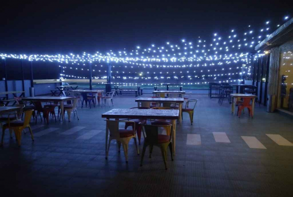 Rooftop Restaurant at Nh54 Bar And Grill