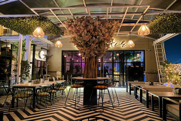 On Air Bar & Kitchen
