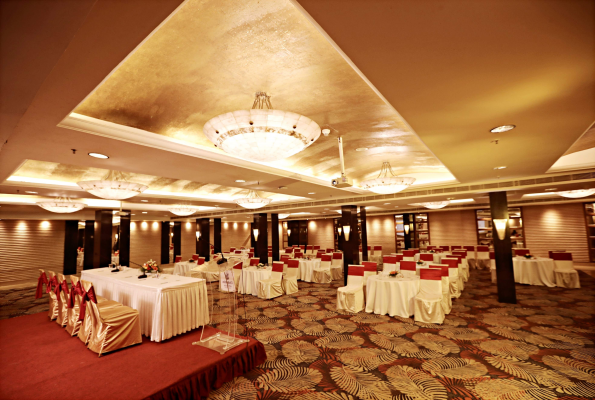 Dolphin Hotel