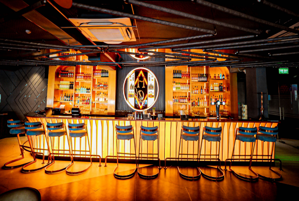 Harlequin Lounge And Bar