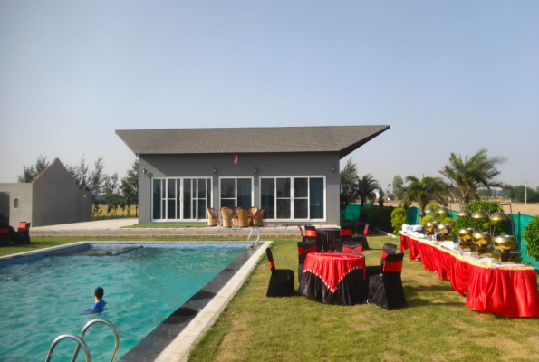 Ac Banquet Hall With Lawn at The Ashoka Farms