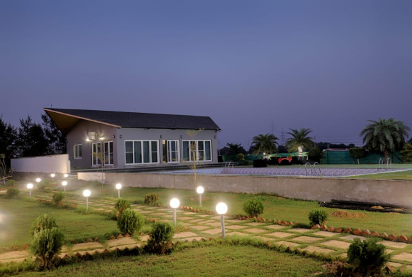 Ac Banquet Hall With Lawn at The Ashoka Farms