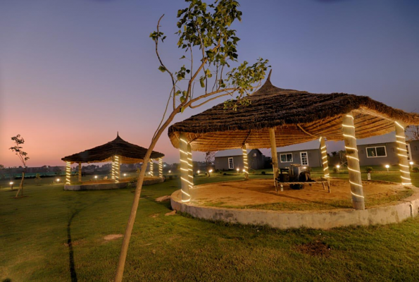 Ac Banquet Hall With Lawn at The Ashoka Farms