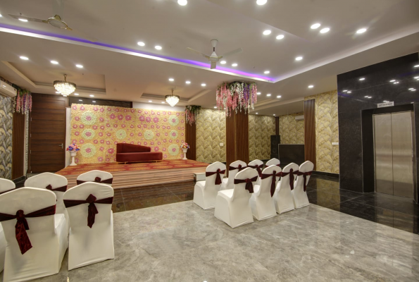 Hotel La Mirage & Banquet
