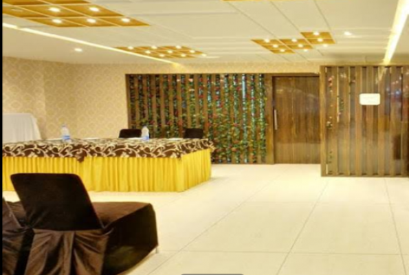 Banquet Hall at Hotel City Home