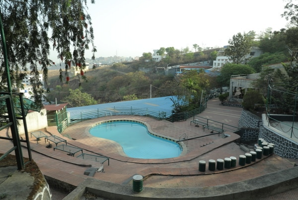 Pratikruti The Lakeview Resort