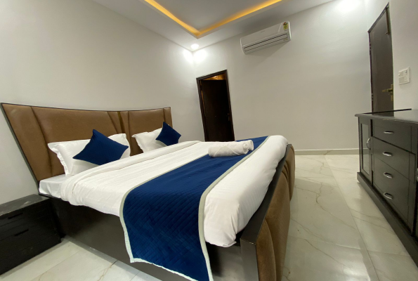 Villa on Rent 4 BHK Villa at Go Bravo Farm 4bhk Villa With Pool & Lawn