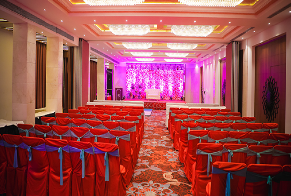 Hall And Lawn at Hotel Gwalior Regency