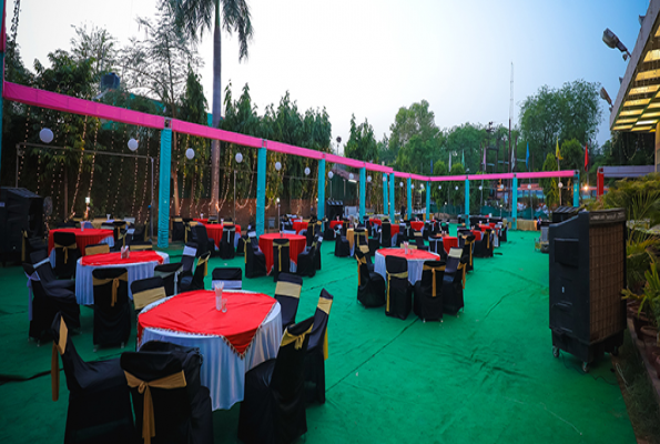 Hall And Lawn at Hotel Gwalior Regency