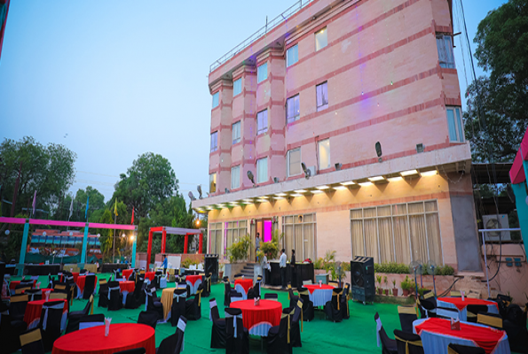 Hall And Lawn at Hotel Gwalior Regency