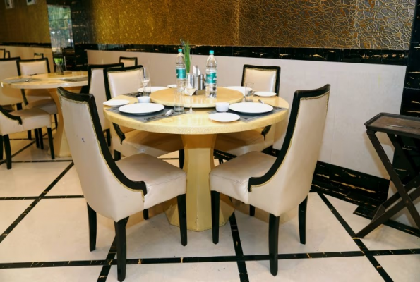 Restaurant at Venizia Sarovar Portico