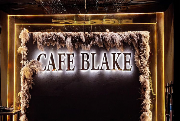 Cafe Blake