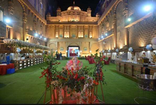 Lawn at Royal Palace And Hotel