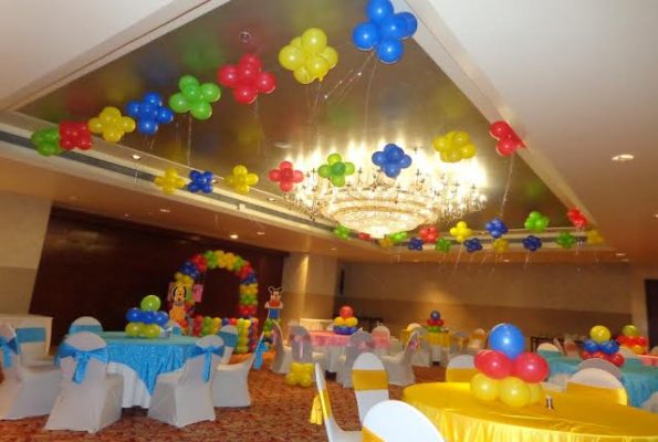 Imperial Banquet at Mahagun Sarovar Portico Hotel