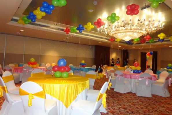 Imperial Banquet at Mahagun Sarovar Portico Hotel