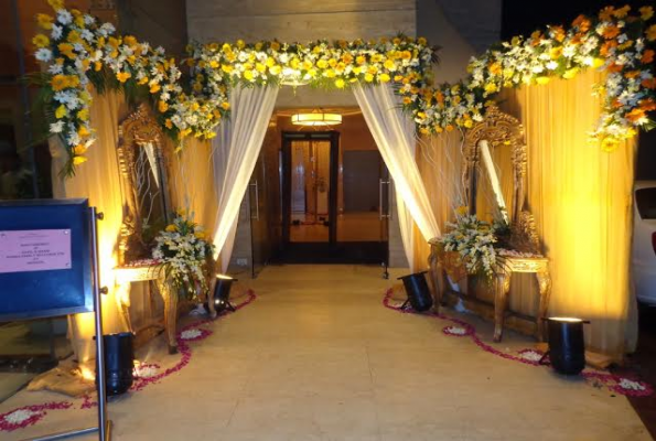 Imperial Banquet at Mahagun Sarovar Portico Hotel