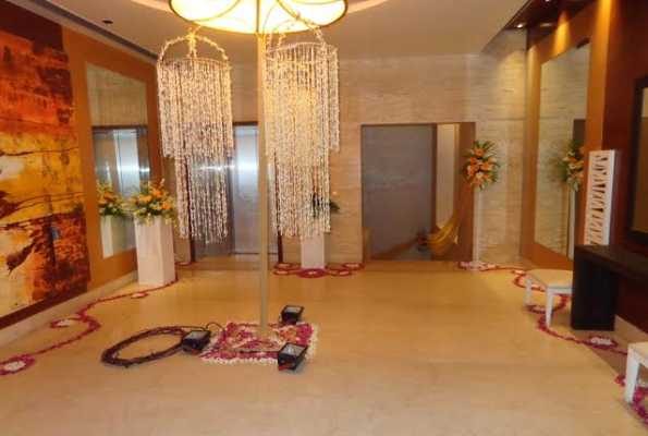 Imperial Banquet at Mahagun Sarovar Portico Hotel