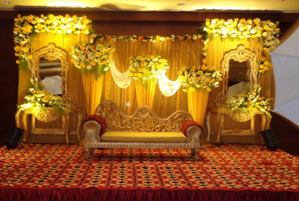 Imperial Banquet at Mahagun Sarovar Portico Hotel