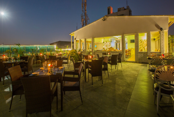 Latitude Bar And Restaurant at Tulip Hotel Bengaluru