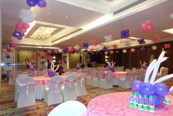 Mahagun Sarovar Portico Hotel