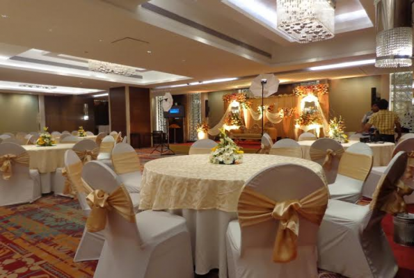 Mahagun Sarovar Portico Hotel