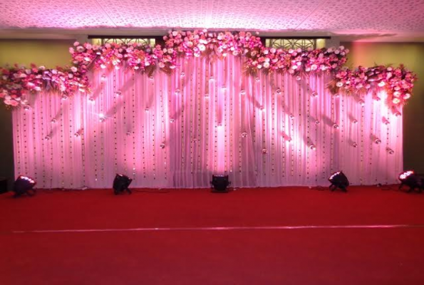 Mahagun Sarovar Portico Hotel