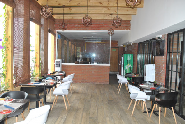 Aura Cafe & Infusion Bar