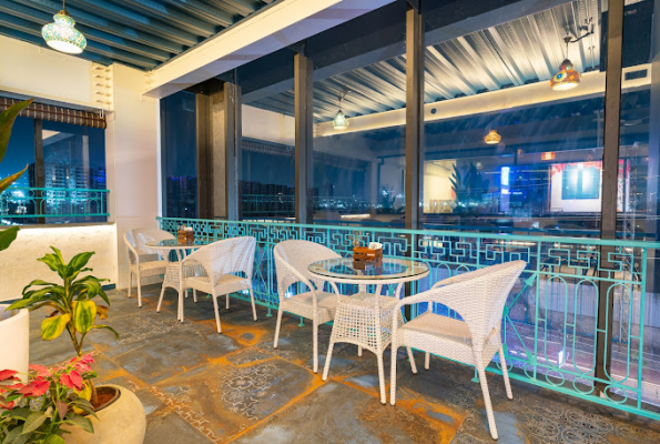 Theia Bistro & Bar 4