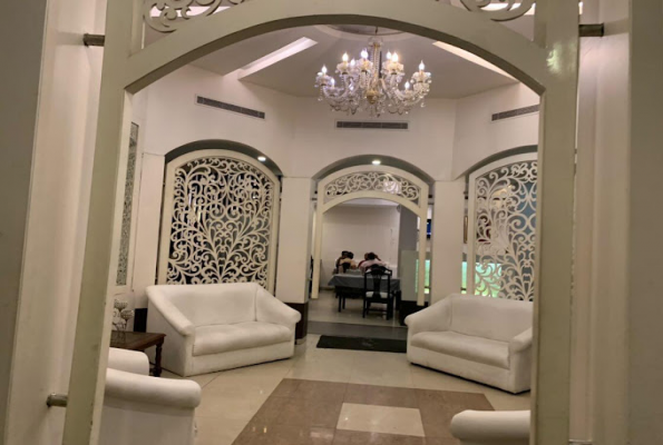 Kholanis Restaurant 3