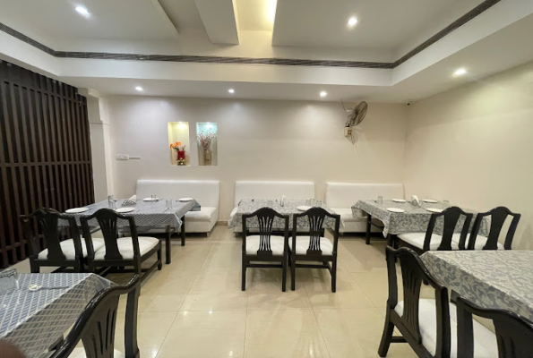 Kholanis Restaurant 5