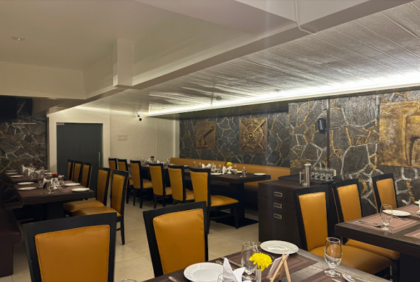 Portico B4M Restaurant & Bar