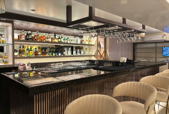 Portico B4M Restaurant & Bar
