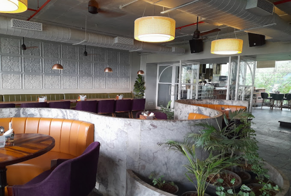 Chaurahe Ke Paar Cafe & Lounge