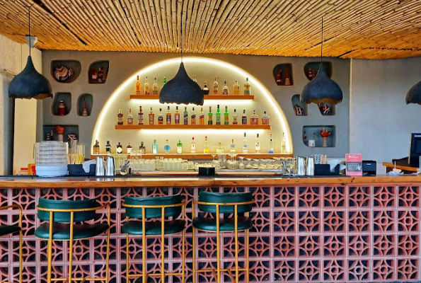 Chaurahe Ke Paar Cafe & Lounge