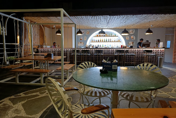 Chaurahe Ke Paar Cafe & Lounge