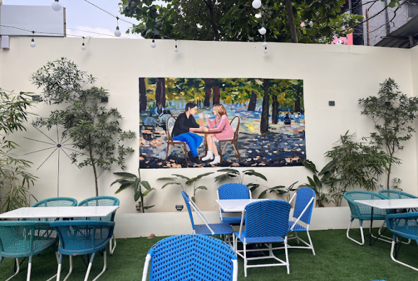 Aromas Cafe & Bistro