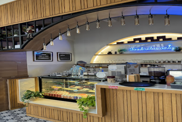 Aromas Cafe & Bistro