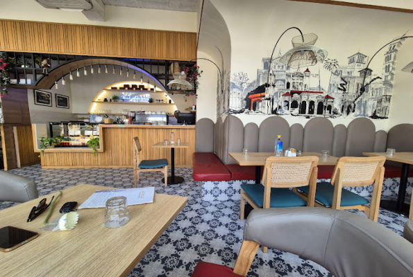 Aromas Cafe & Bistro