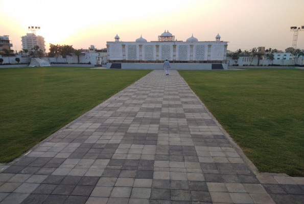 Lawn at Mauli Lawns